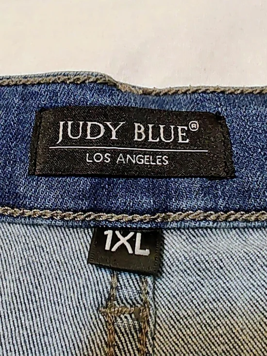 Judy Blue Mid Rise 5 Pocket Distressed Jean Shorts - Picture 3 of 3